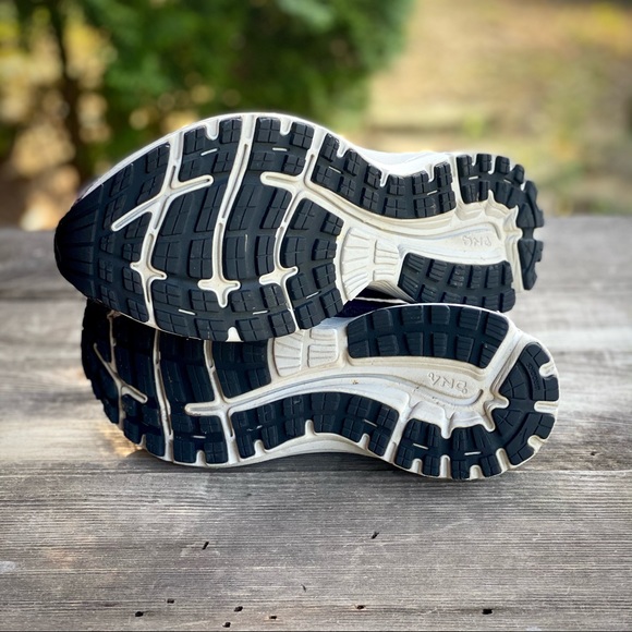 Women’s Brooks Revel 4 Sneakers size 9.5 Medium - Picture 5 of 7